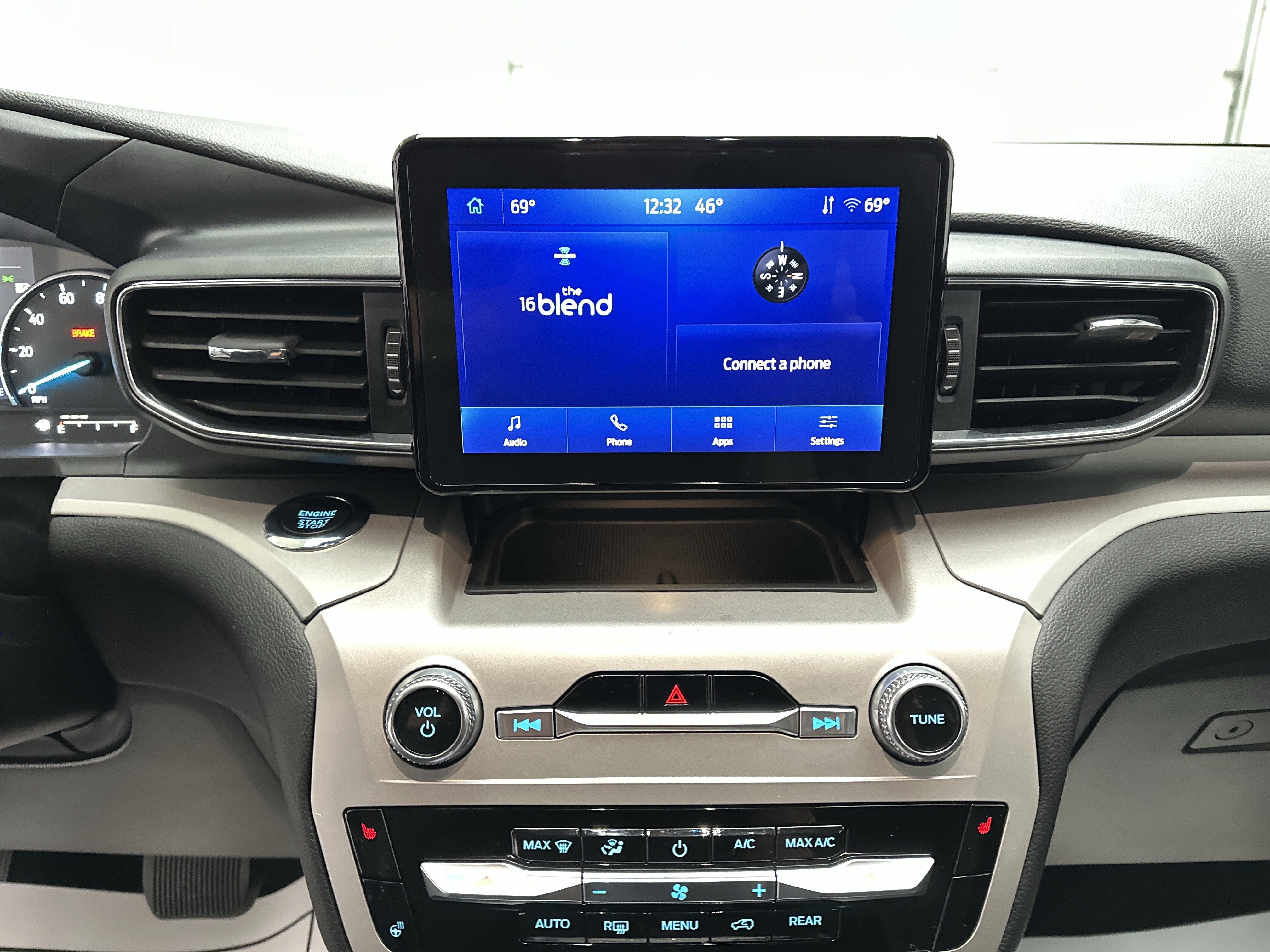 Used 2023 Ford Explorer XLT w/ Equipment Group 202A image 33