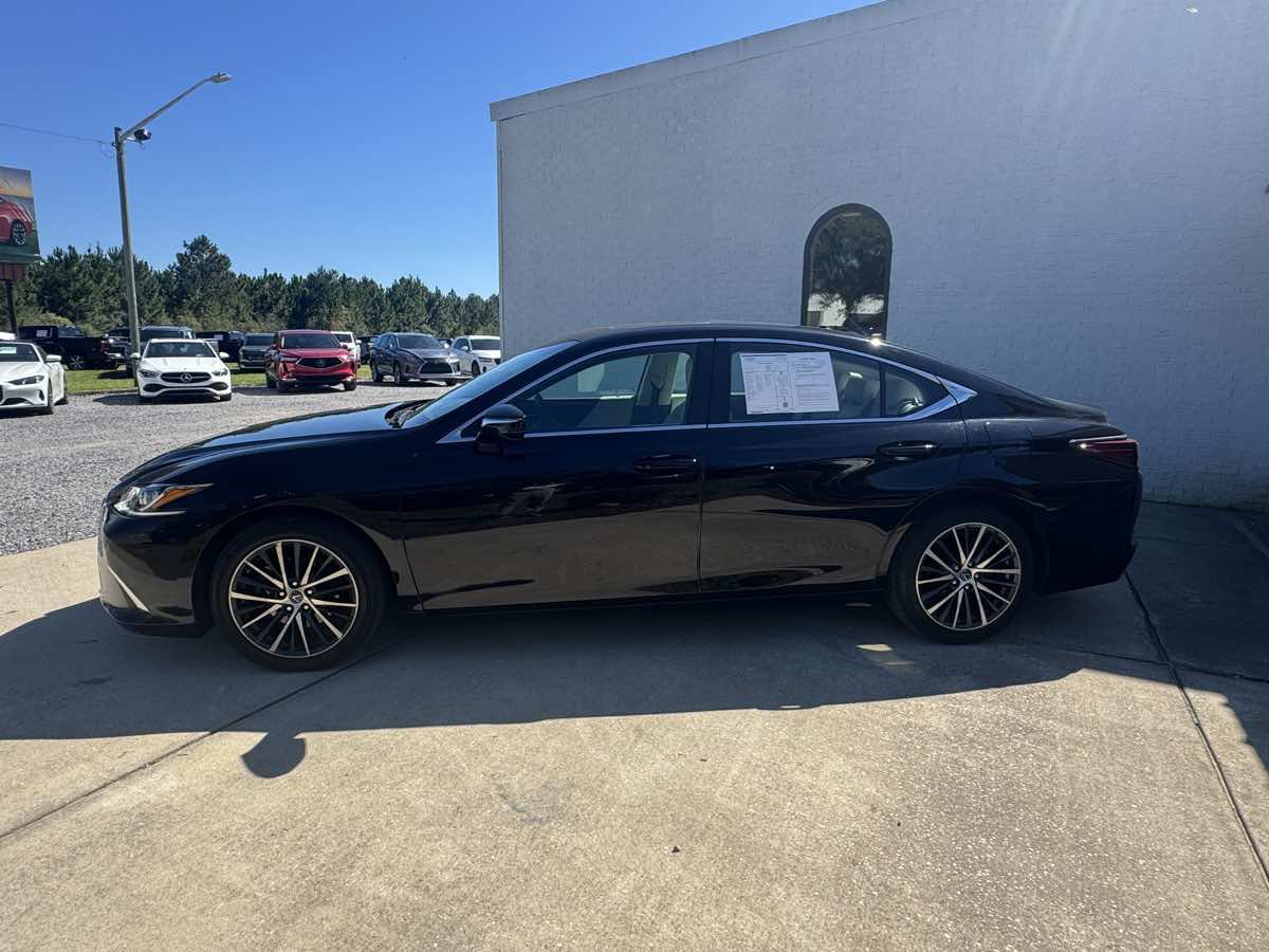 Used 2023 Lexus ES 350 w/ Premium Package FWD image 2