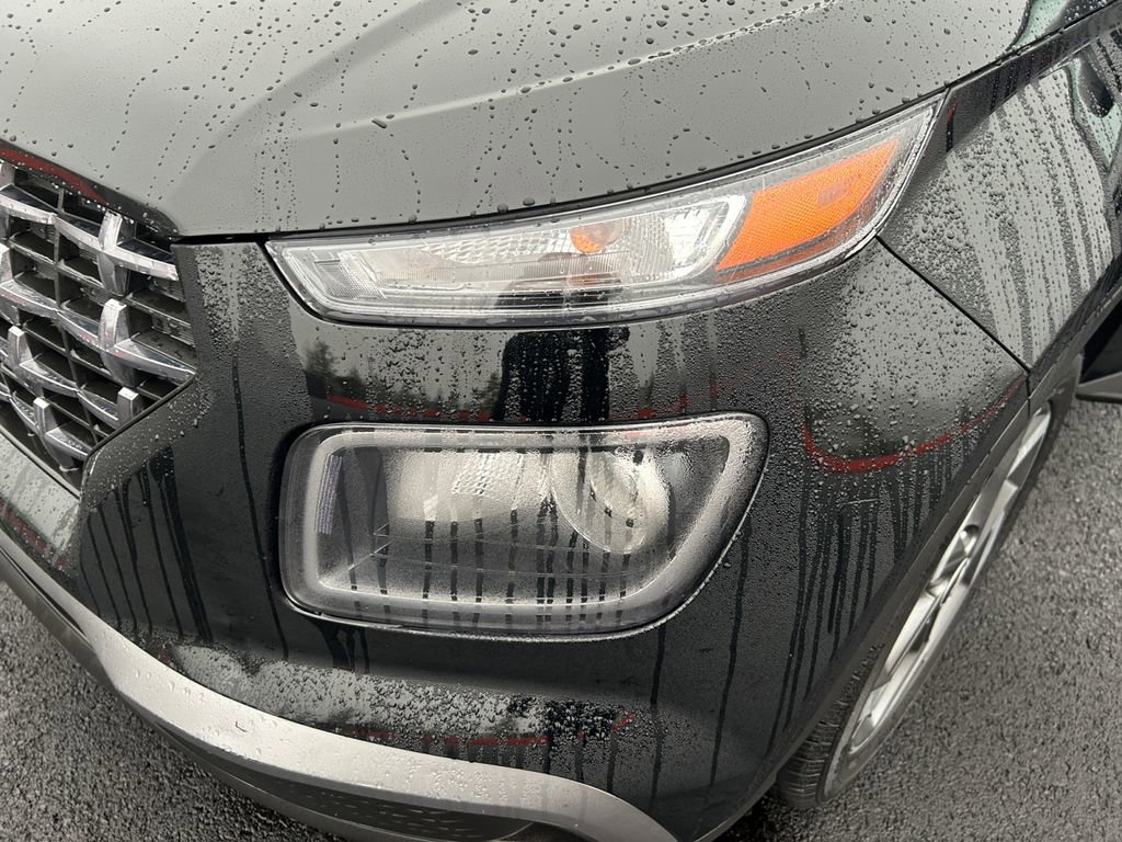 Certified 2025 Hyundai Venue SEL image 36