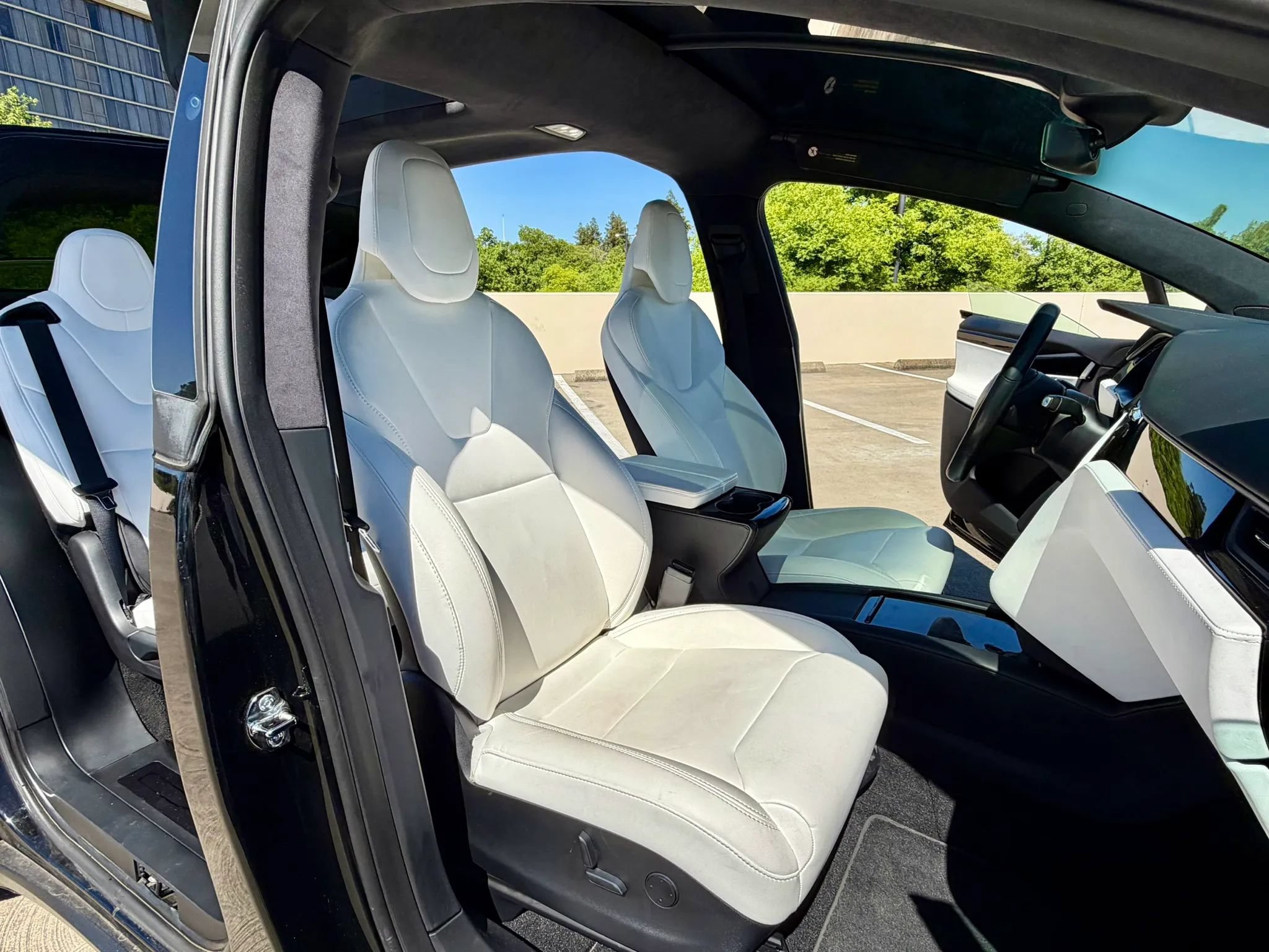 Used 2019 Tesla Model X 100D AWD/4WD image 29