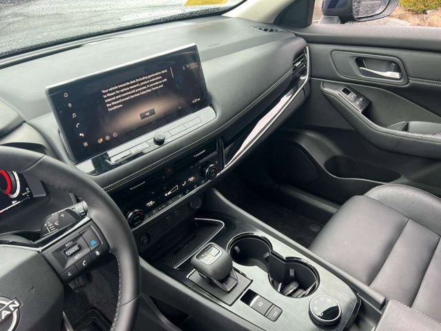 Used 2025 Nissan Rogue SL image 15