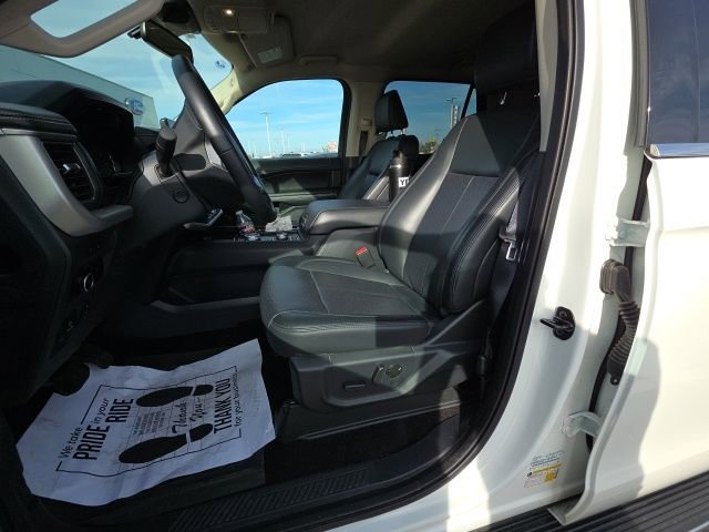 Used 2023 Ford Expedition Max XLT image 14