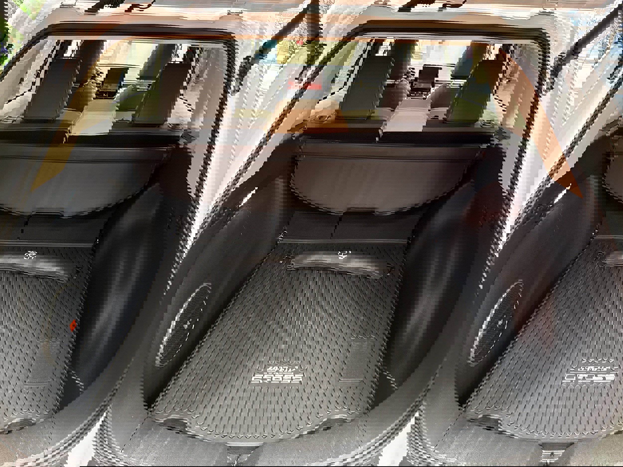 Used 2024 Toyota Corolla Cross XLE w/ Convenience Package image 25