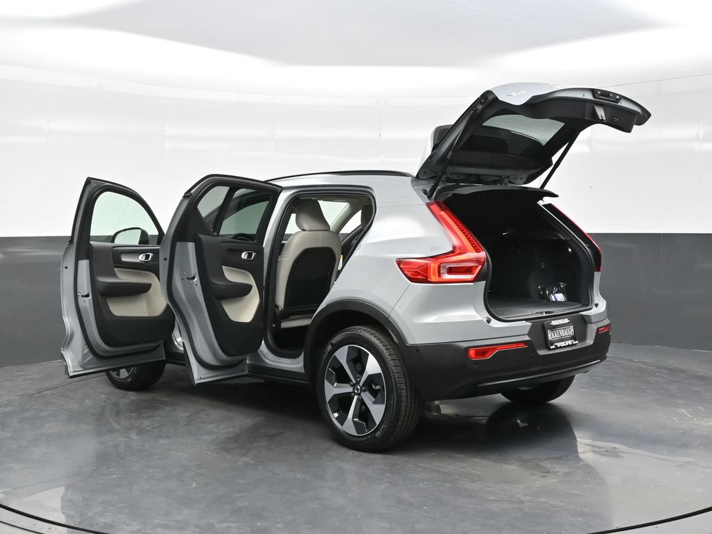 New 2026 Volvo XC40 B5 Plus w/ Protection Package Premier AWD/4WD image 47
