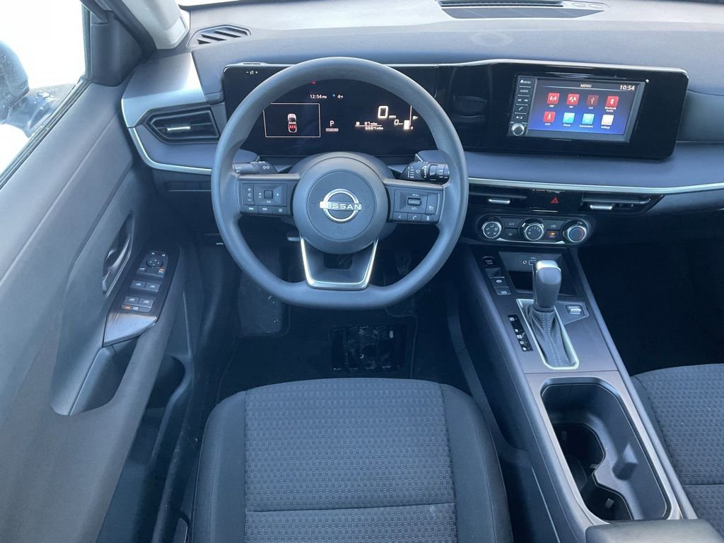 Used 2025 Nissan Kicks S image 14