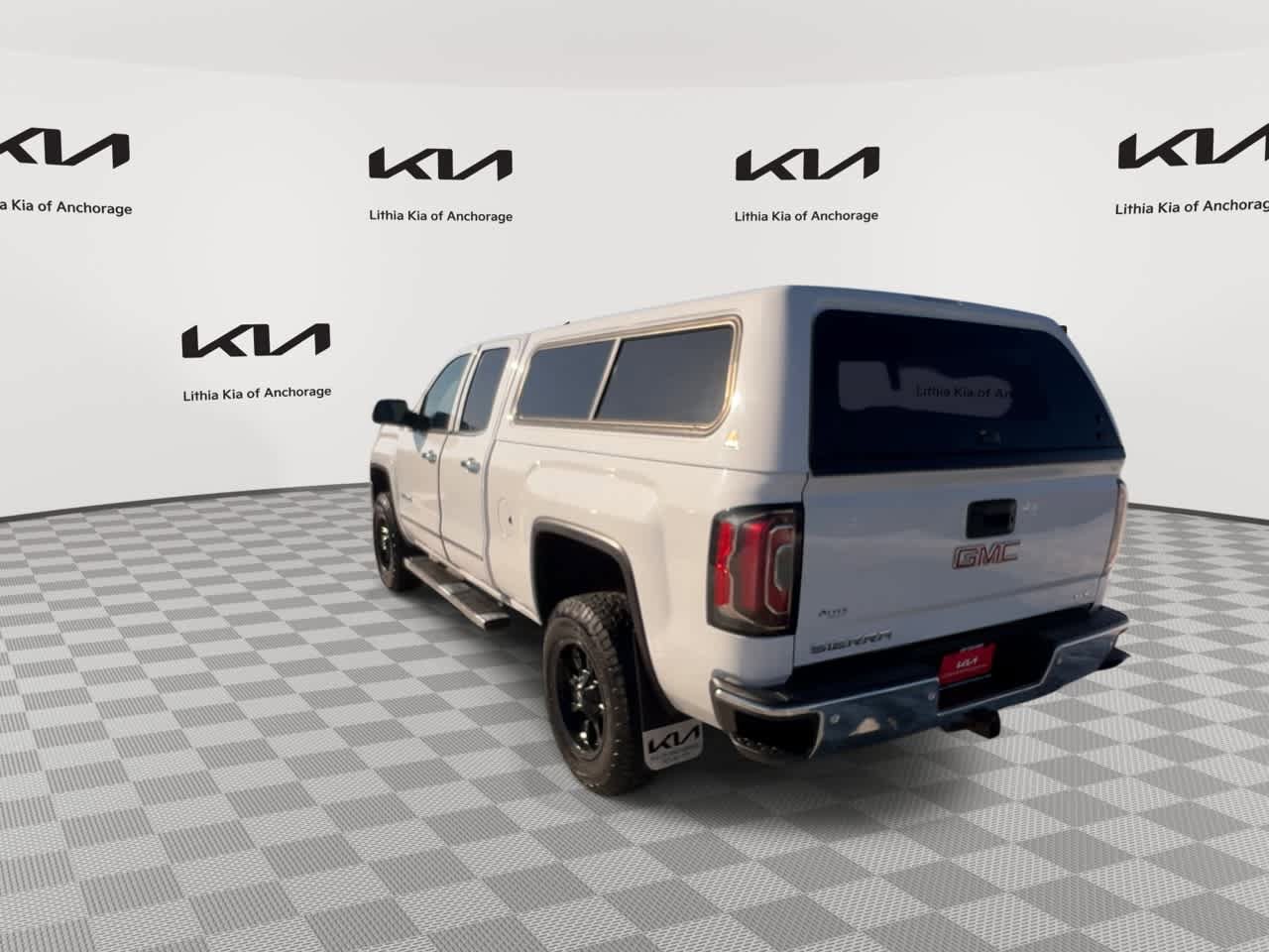 Used 2017 GMC Sierra 1500 SLT w/ SLT Preferred Package image 8
