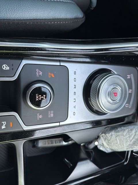 Certified 2025 Kia Sorento SX Prestige image 38