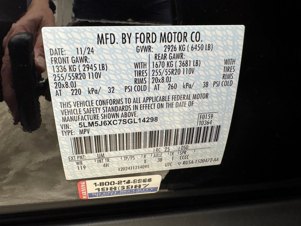 Used 2025 Lincoln Aviator AWD image 32