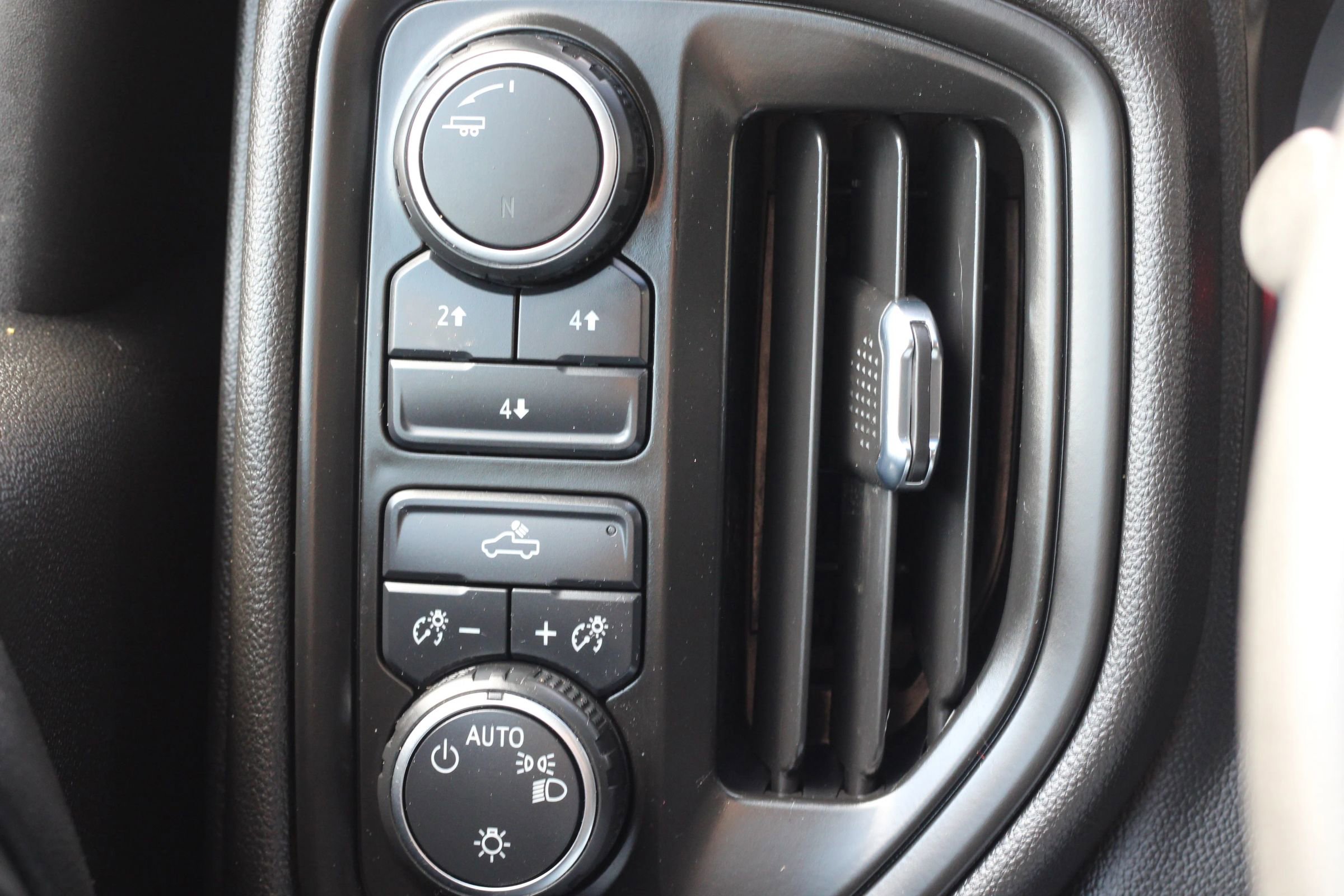 Used 2023 Chevrolet Silverado 2500 Custom w/ Custom Convenience Package image 21