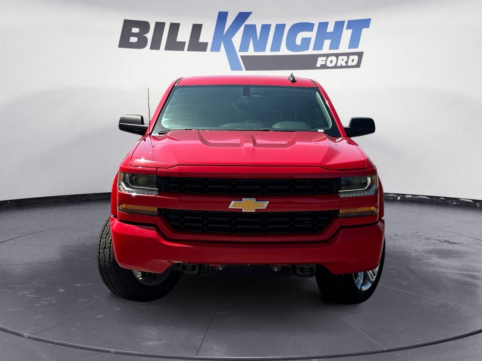 Used 2018 Chevrolet Silverado 1500 Custom w/ Custom Value Package AWD/4WD image 8