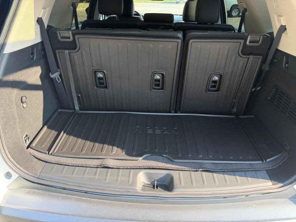 New 2026 Nissan Pathfinder Platinum w/ Cargo Package FWD image 19