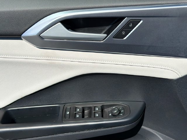 New 2026 Volkswagen Taos SE AWD/4WD image 17