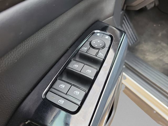 Used 2025 Nissan Pathfinder SL image 13