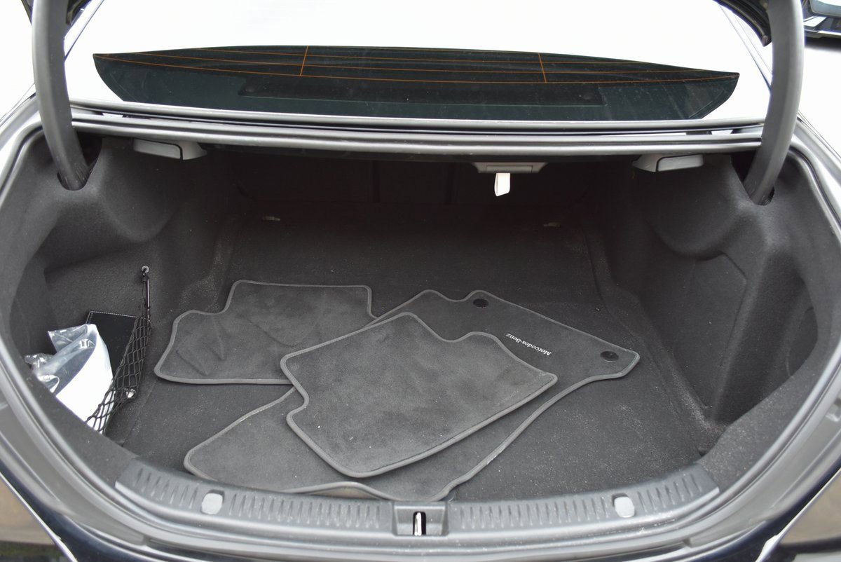 Used 2022 Mercedes-Benz E 350 Sedan w/ AMG Line Exterior image 32