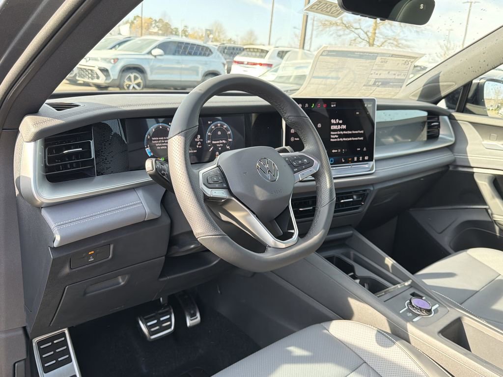 New 2026 Volkswagen Tiguan SE R-Line image 10