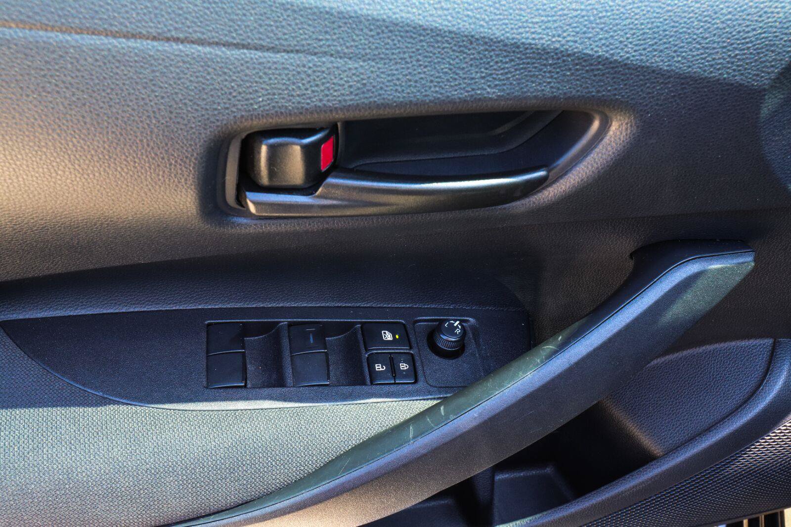 Used 2025 Toyota Corolla LE FWD image 33