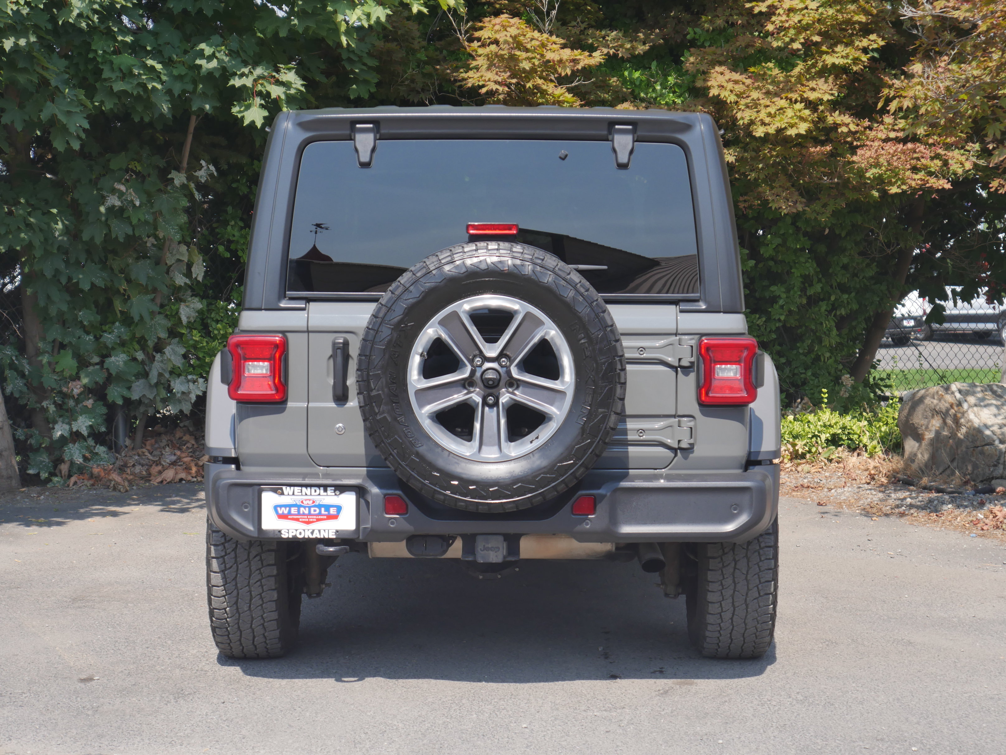 Used 2018 Jeep Wrangler Unlimited Sahara AWD/4WD image 19