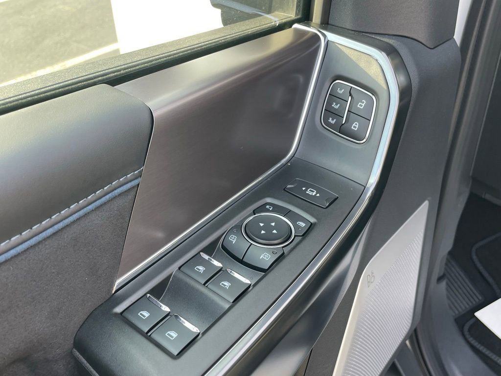 Used 2026 Ford F350 Platinum w/ FX4 Off-Road Package image 37