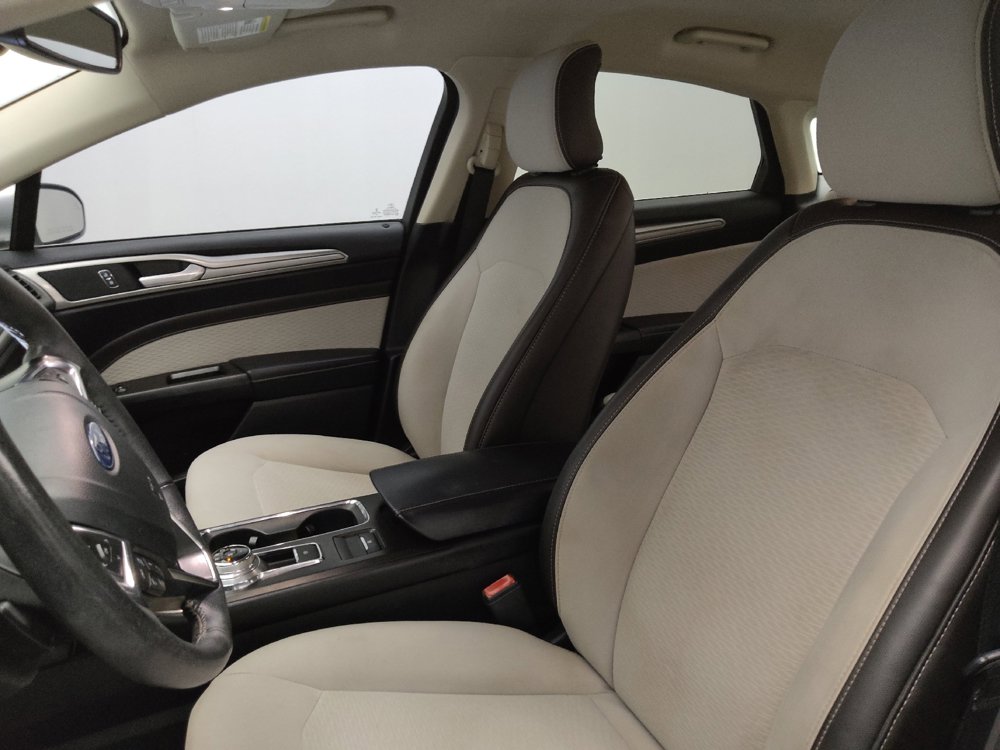 Used 2019 Ford Fusion SE w/ Equipment Group 151A FWD image 17