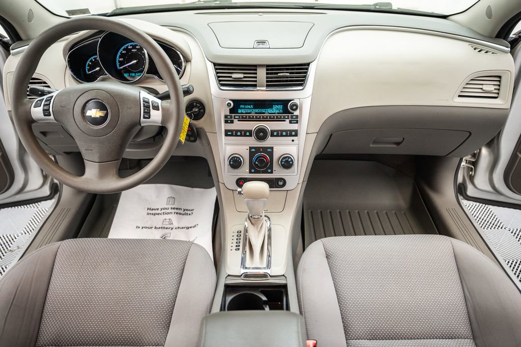 Used 2010 Chevrolet Malibu LS FWD image 16