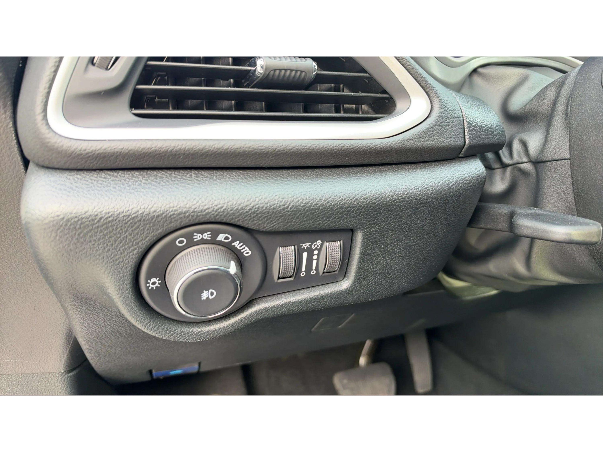 Used 2026 Chrysler Pacifica Select w/ S Appearance Package FWD image 24