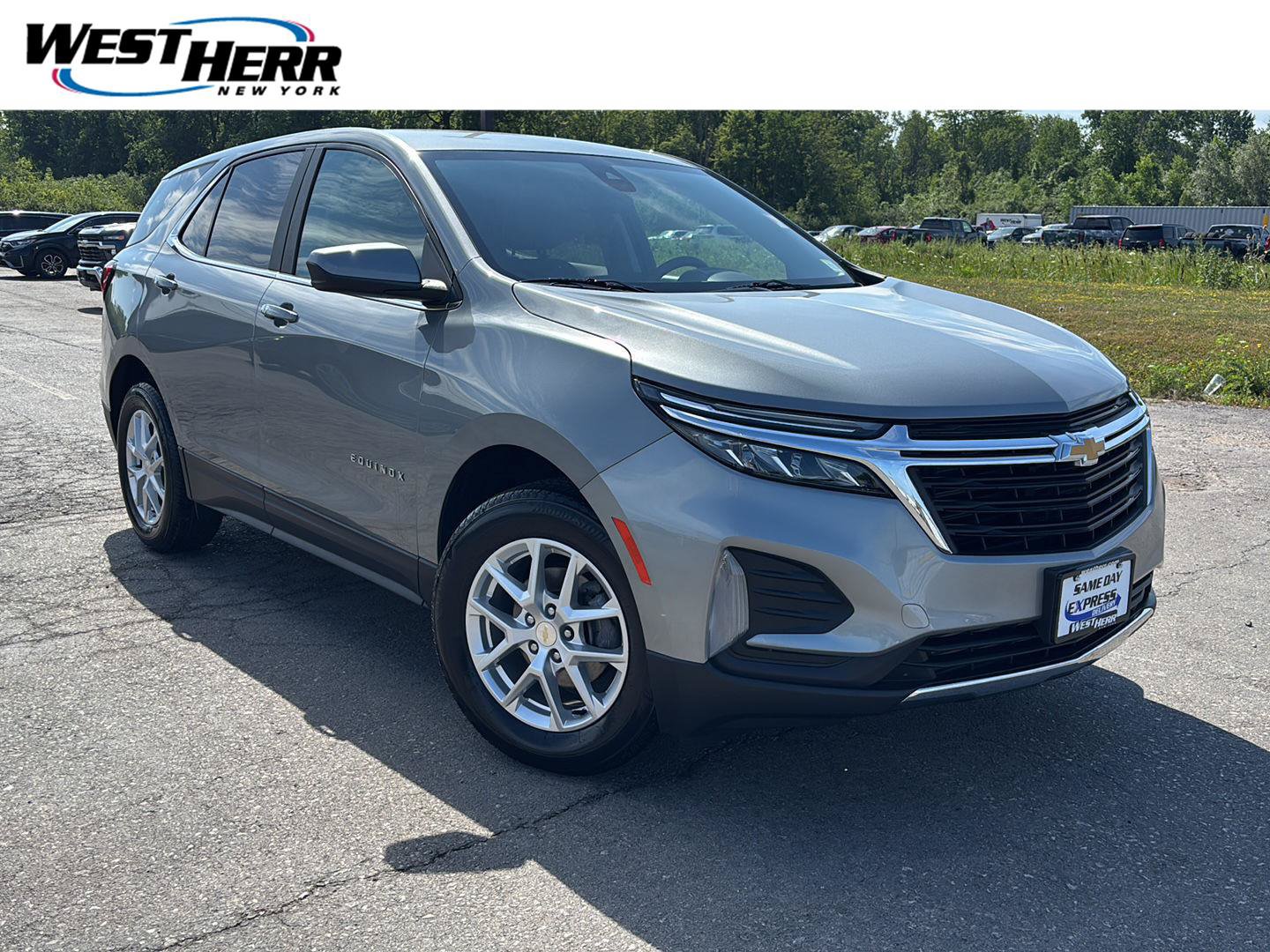 Used 2023 Chevrolet Equinox LT AWD/4WD image 1