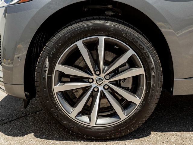 New 2026 Jaguar F-PACE R-Dynamic S image 11