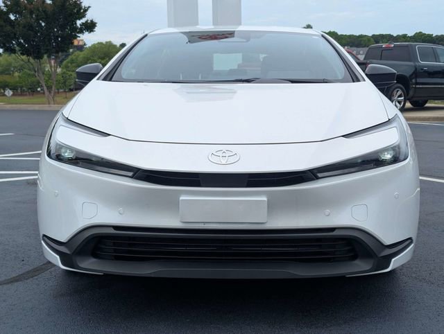 Used 2025 Toyota Prius LE FWD image 9