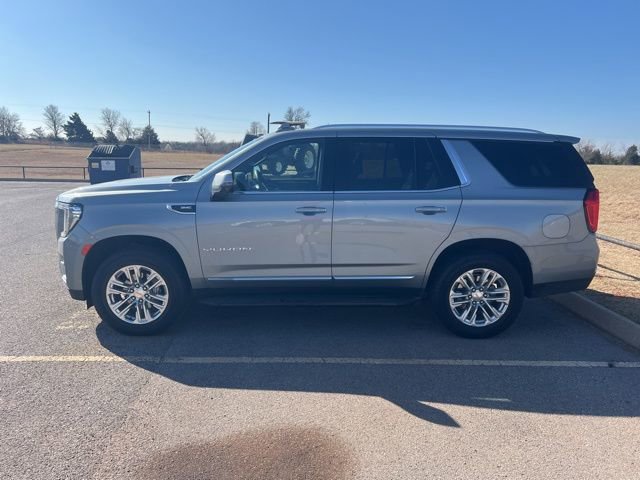 Used 2024 GMC Yukon SLT w/ SLT Luxury Package image 4