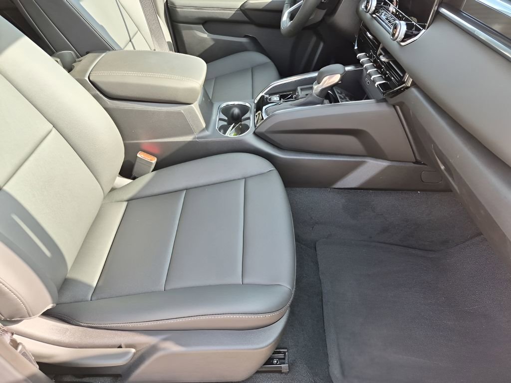 New 2026 GMC Canyon Elevation w/ Convenience Package image 16