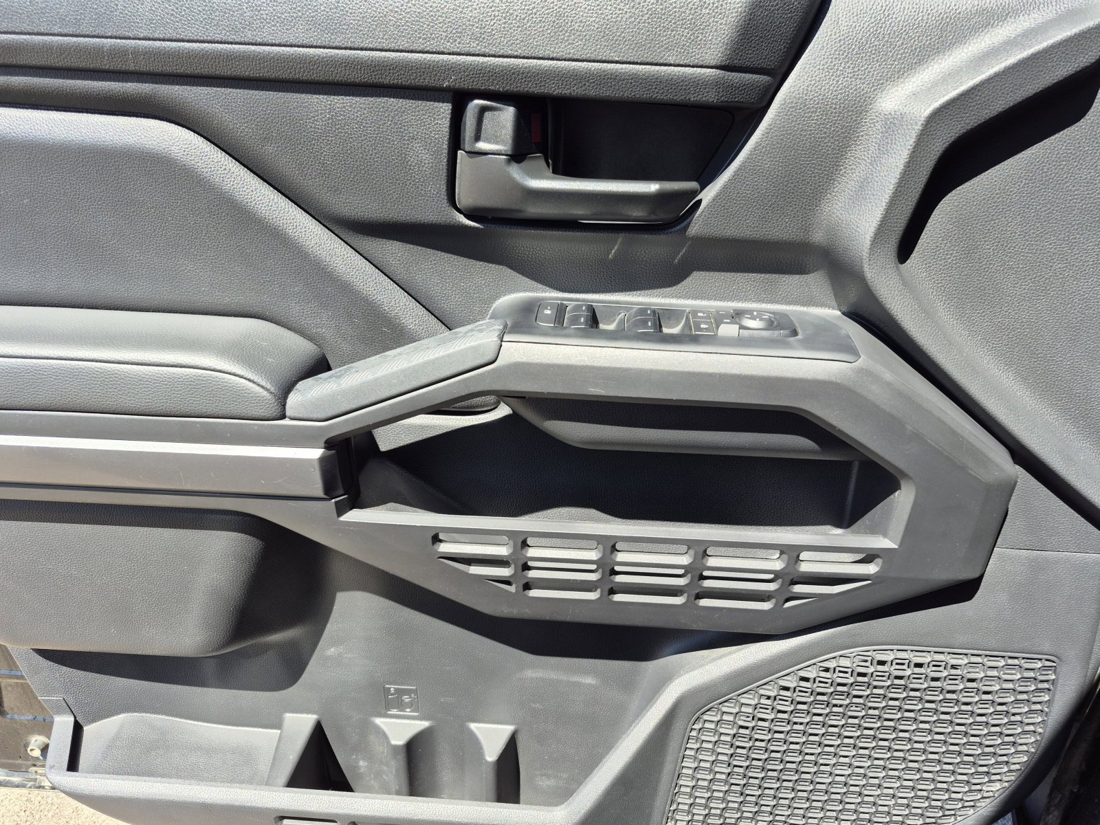 Certified 2025 Toyota Tacoma SR5 image 14