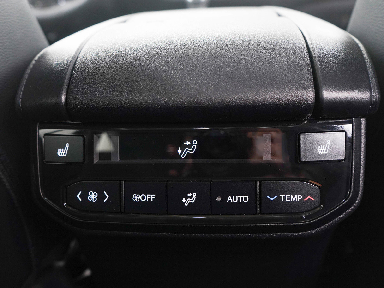 Used 2025 Toyota Highlander Platinum image 14