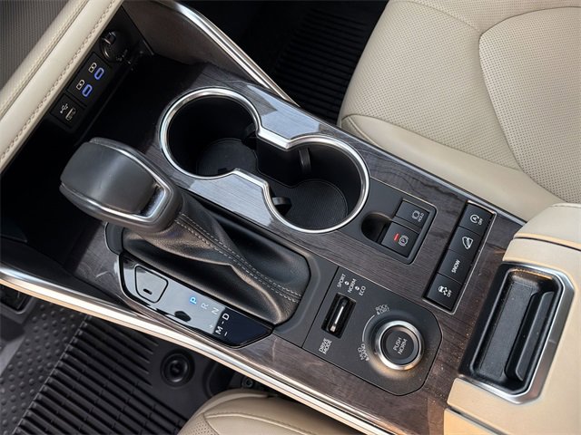 Certified 2022 Toyota Highlander Platinum image 24