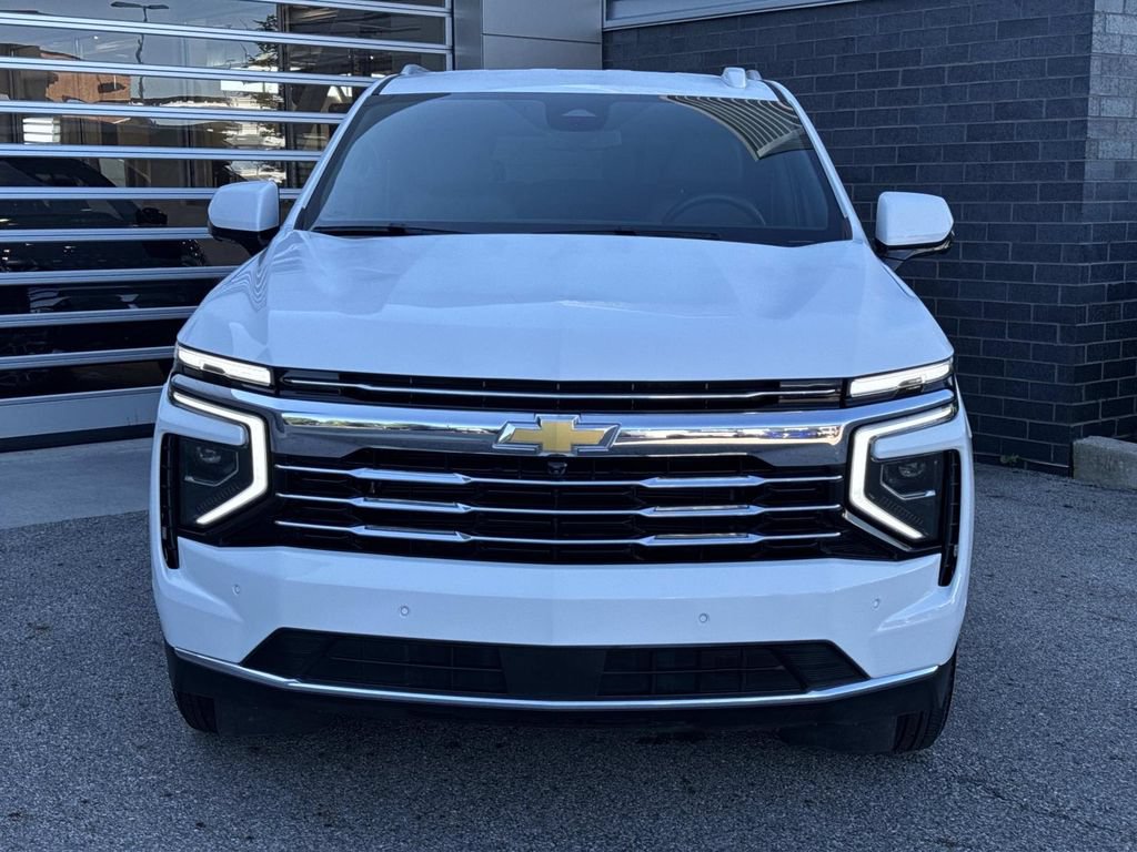 Used 2025 Chevrolet Tahoe LT AWD/4WD image 2