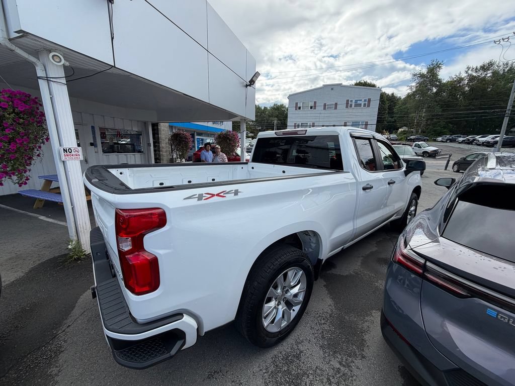 Used 2021 Chevrolet Silverado 1500 Custom AWD/4WD image 6