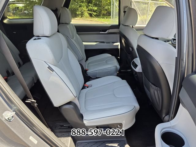 Used 2024 Hyundai Palisade SEL FWD image 17