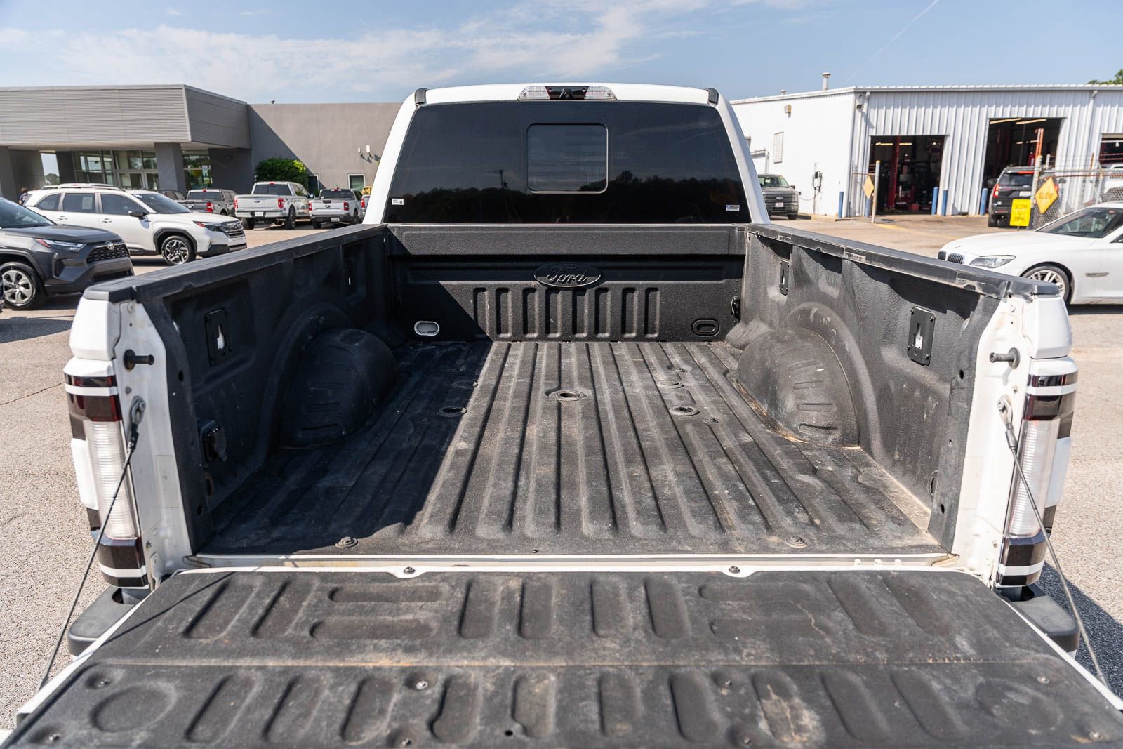 Used 2019 Ford F250 Platinum w/ Platinum Ultimate Package AWD/4WD image 16