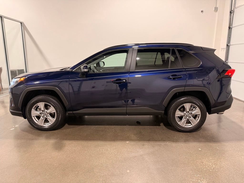 Used 2025 Toyota RAV4 XLE AWD/4WD image 8