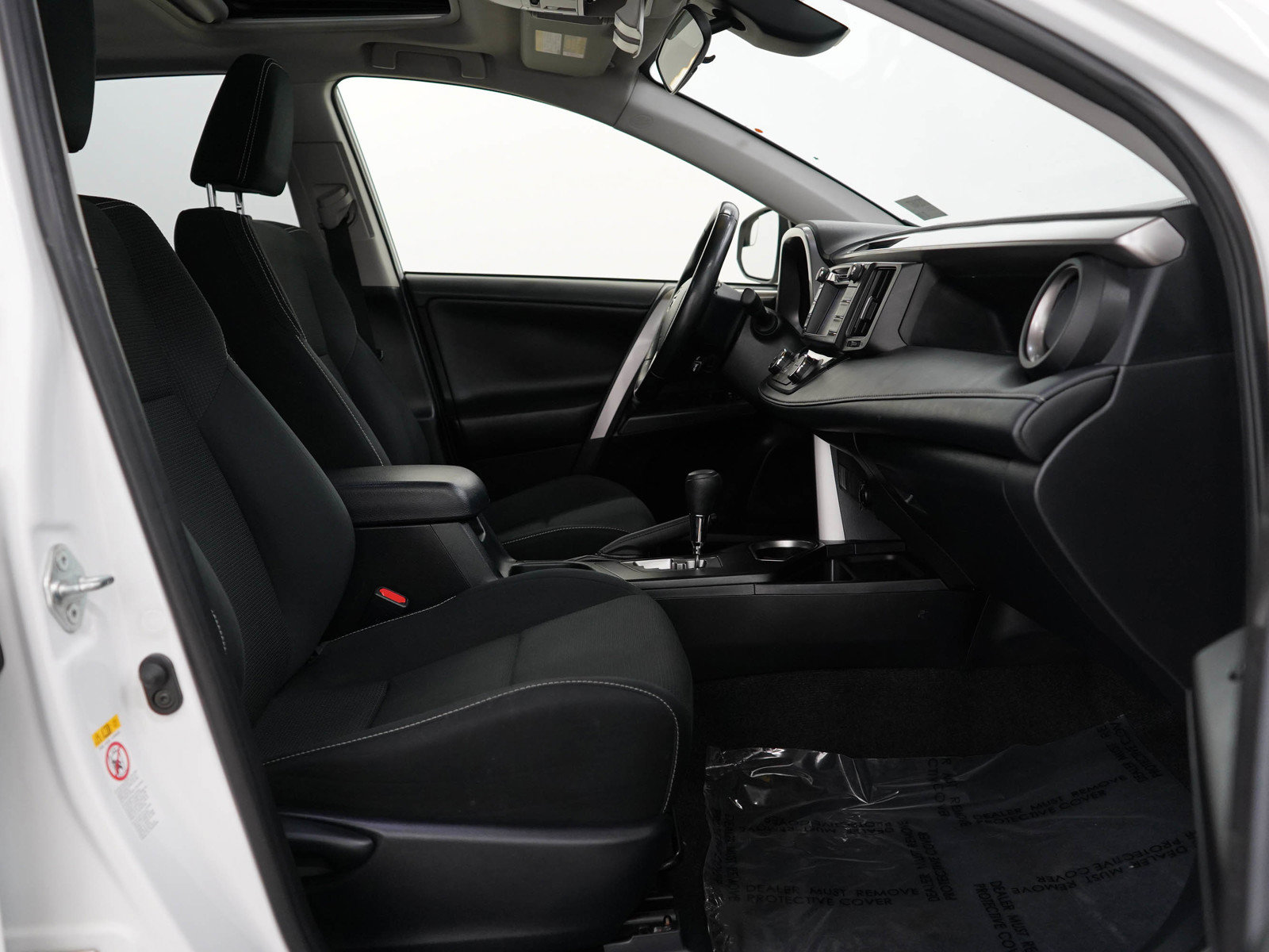 Used 2017 Toyota RAV4 XLE w/ Carpet Mat Package AWD/4WD image 11