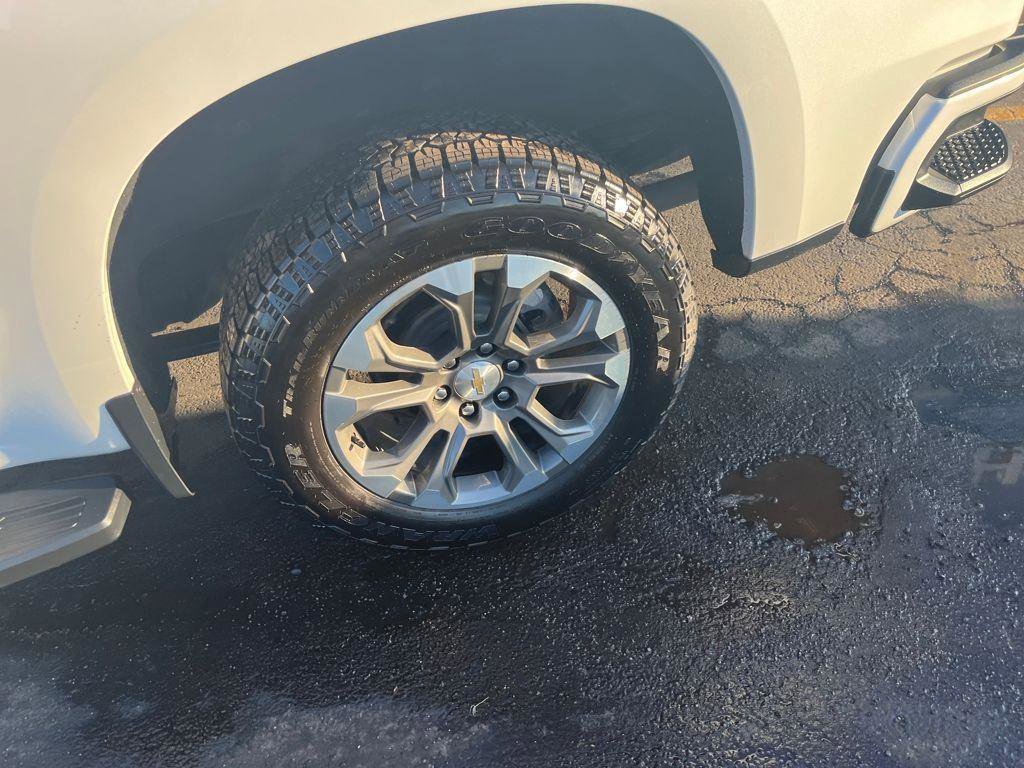 Used 2024 Chevrolet Silverado 1500 High Country w/ Technology Package image 27