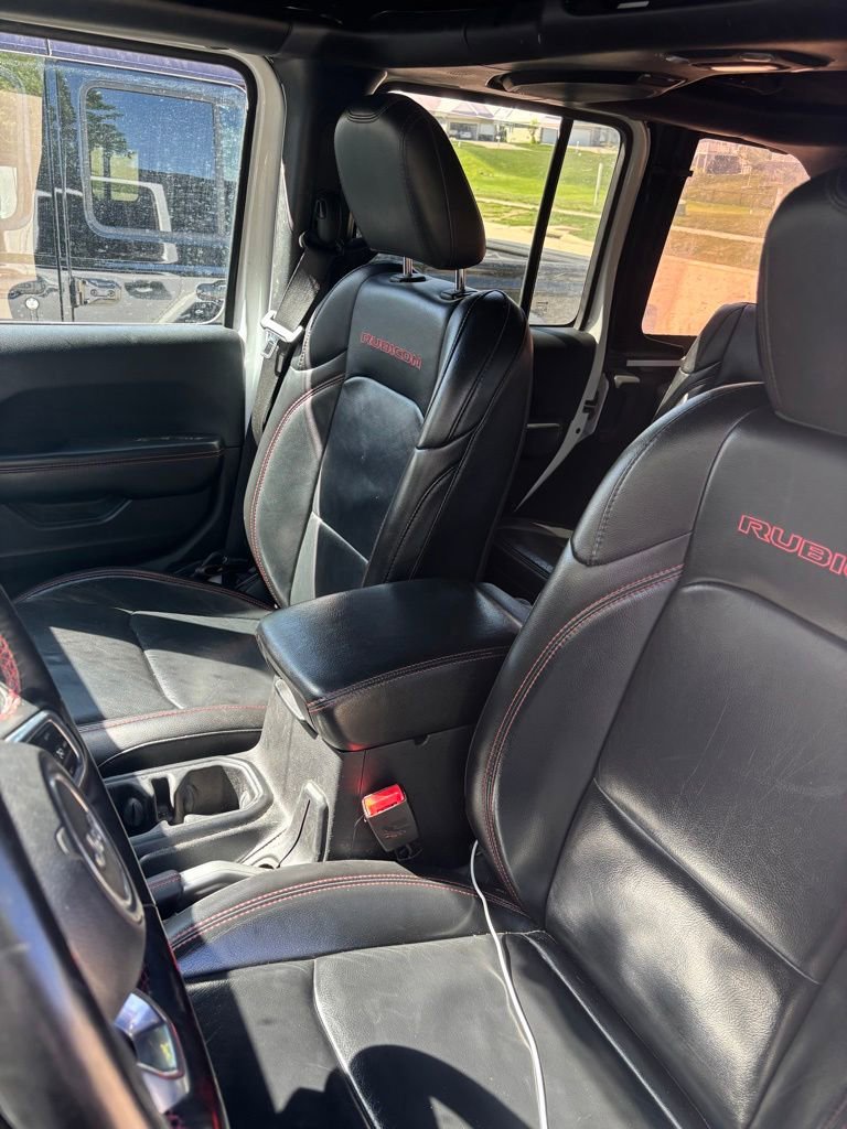 Used 2018 Jeep Wrangler Unlimited Rubicon w/ Dual Top Group AWD/4WD image 2