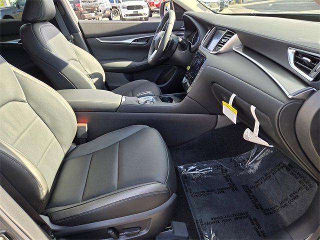 New 2025 INFINITI QX50 Luxe image 21