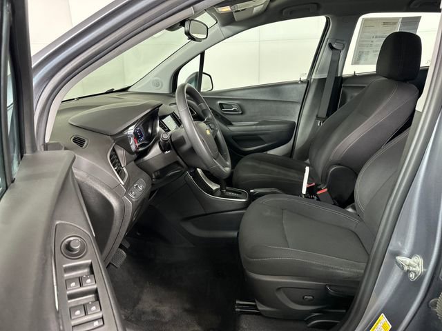 Used 2020 Chevrolet Trax LS image 11