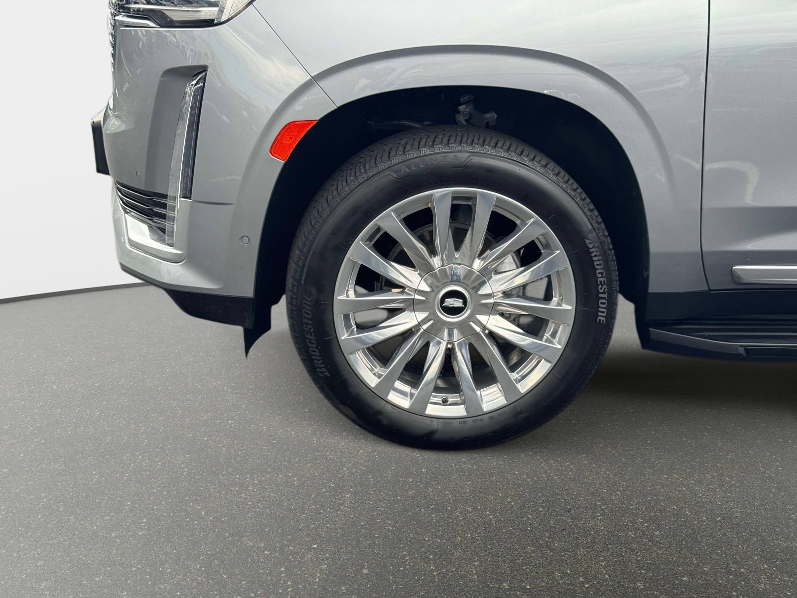 Certified 2024 Cadillac Escalade Premium Luxury AWD/4WD image 31