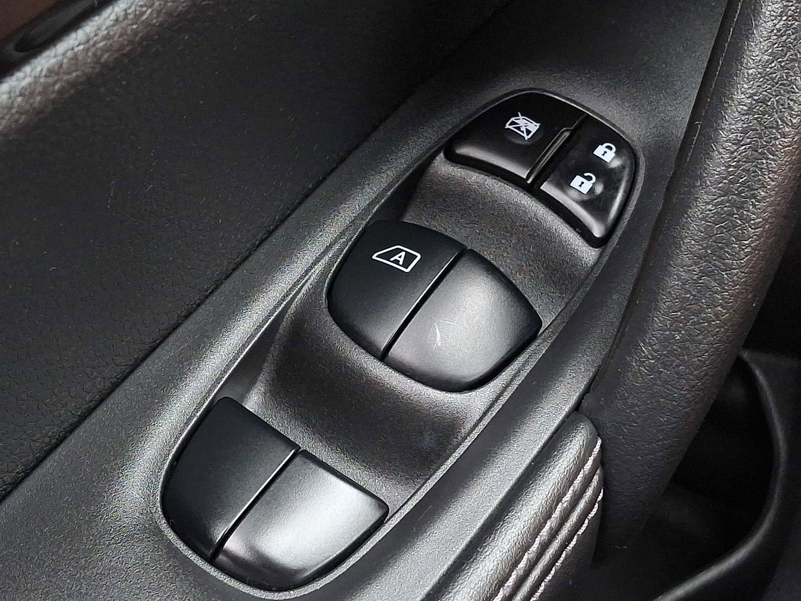 Used 2020 Nissan Rogue SV w/ Premium Package AWD/4WD image 24