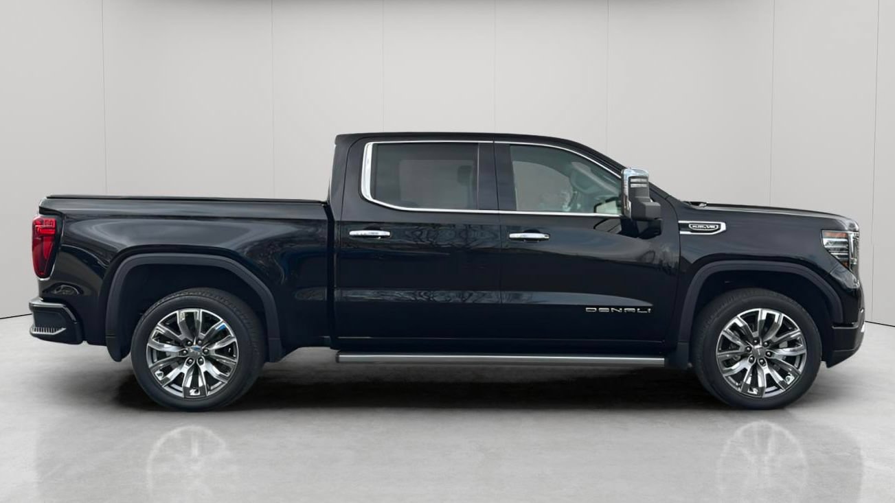 Used 2024 GMC Sierra 1500 Denali w/ Denali Reserve Package AWD/4WD image 4