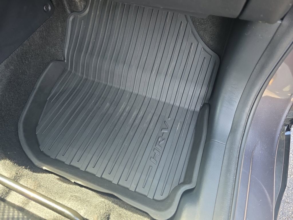 Used 2021 Honda HR-V LX image 17