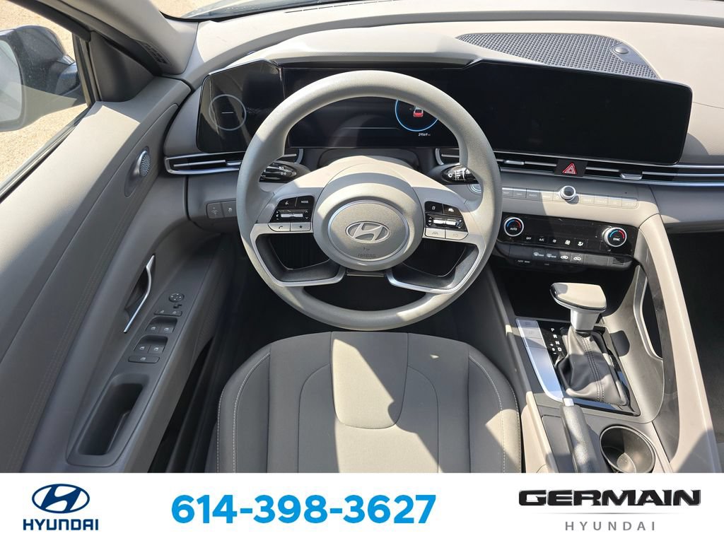Used 2024 Hyundai Elantra SEL FWD image 17