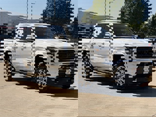New 2025 Toyota Tacoma 4x4 Double Cab image 2