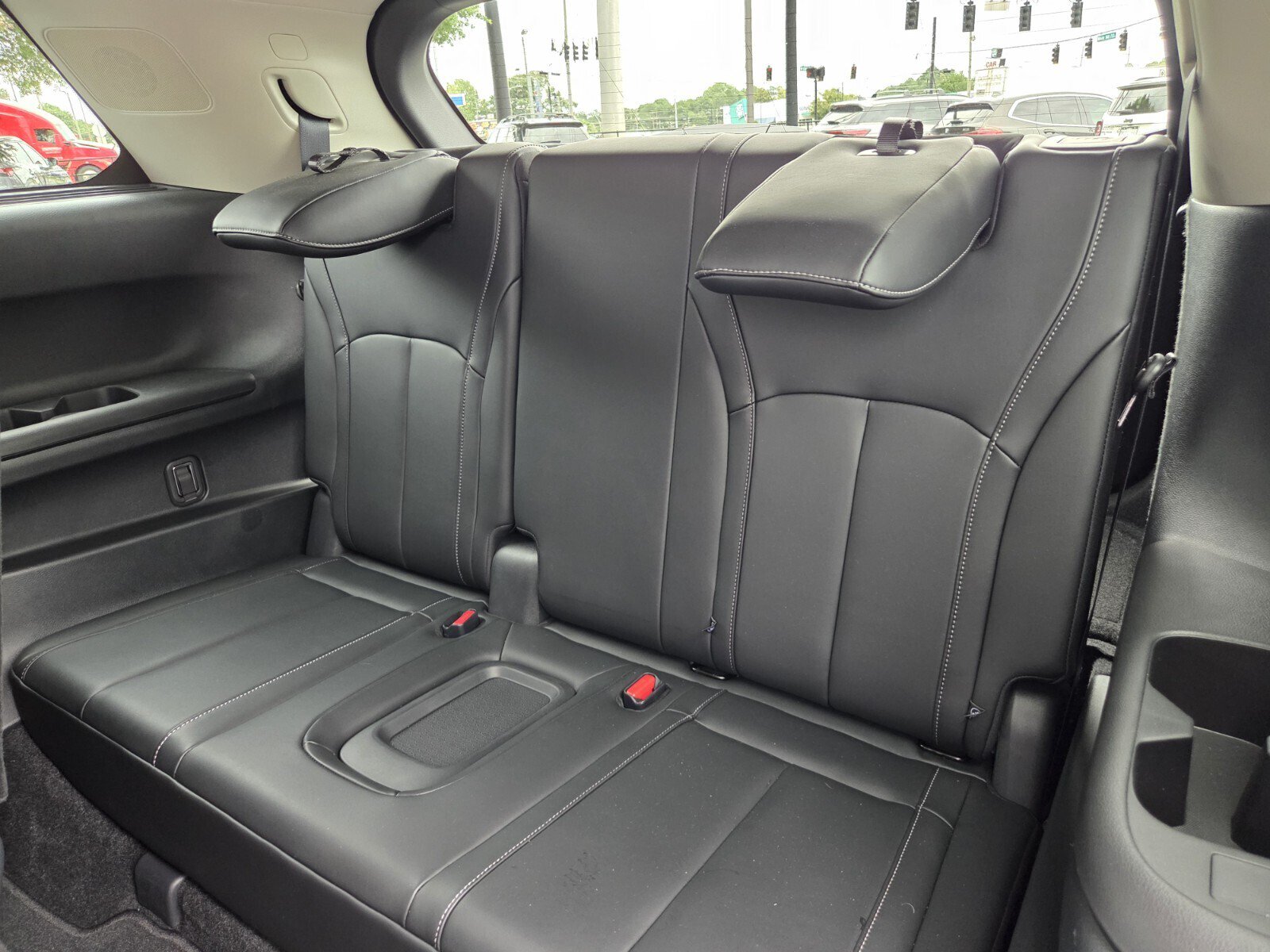 Certified 2026 INFINITI QX60 Luxe w/ Cargo Package FWD image 11